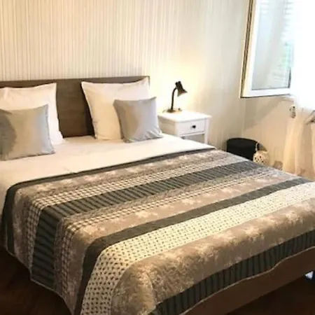 Nikol Apartment *